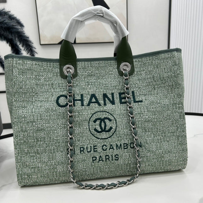CC DEAUVILLE LARGE 38 TOTE BAG IN LIGHT GREEN CANVAS