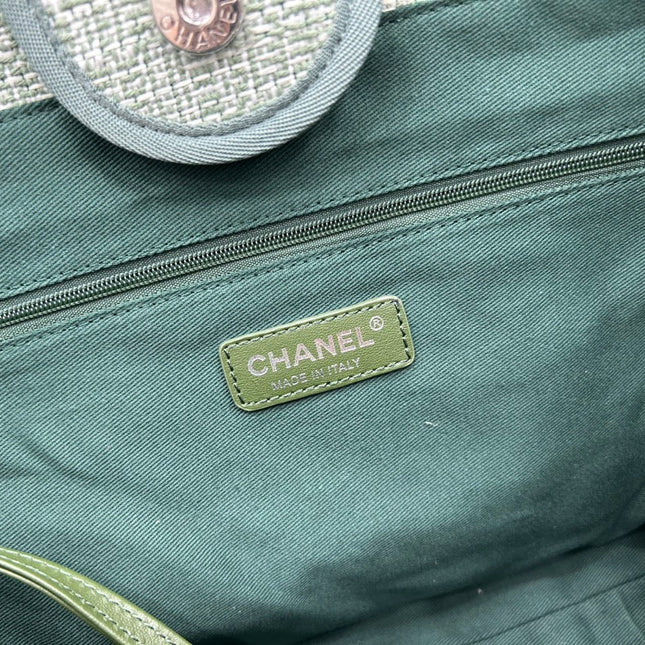 CC DEAUVILLE LARGE 38 TOTE BAG IN LIGHT GREEN CANVAS