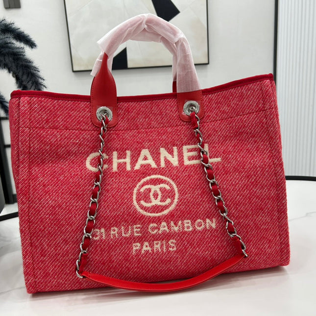 CC DEAUVILLE LARGE 38 TOTE BAG IN CHERRY RED CANVAS WITH WHITE LOGO