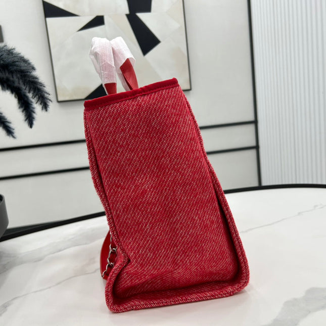 CC DEAUVILLE LARGE 38 TOTE BAG IN CHERRY RED CANVAS WITH WHITE LOGO