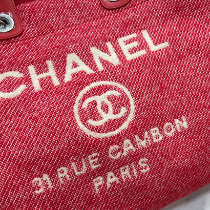CC DEAUVILLE LARGE 38 TOTE BAG IN CHERRY RED CANVAS WITH WHITE LOGO