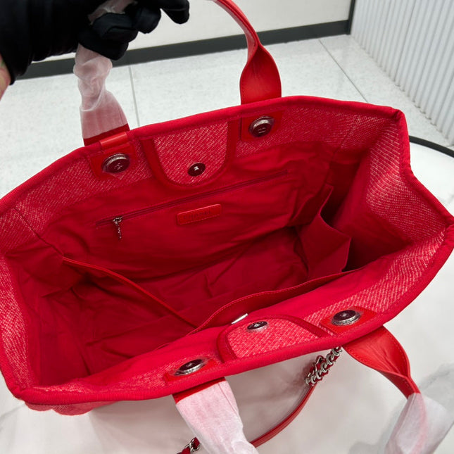 CC DEAUVILLE LARGE 38 TOTE BAG IN CHERRY RED CANVAS WITH WHITE LOGO