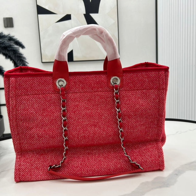 CC DEAUVILLE LARGE 38 TOTE BAG IN CHERRY RED CANVAS WITH WHITE LOGO
