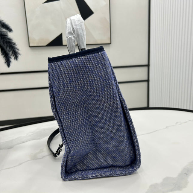 CC DEAUVILLE LARGE 38 TOTE BAG IN VIOLET PURPLE CANVAS WITH WHITE LOGO