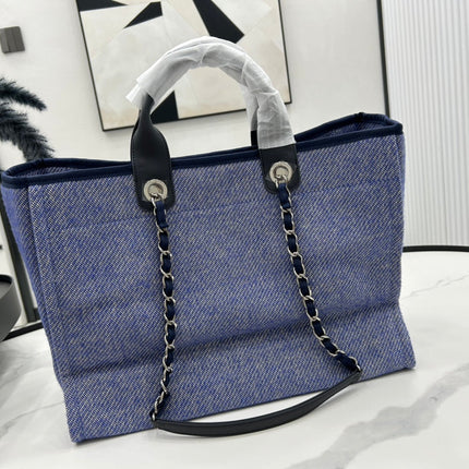 CC DEAUVILLE LARGE 38 TOTE BAG IN VIOLET PURPLE CANVAS WITH WHITE LOGO