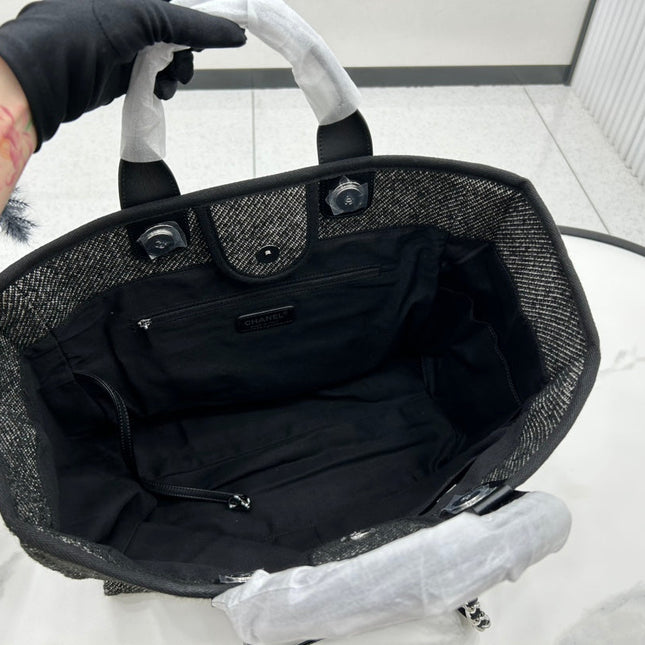 CC DEAUVILLE LARGE 38 TOTE BAG IN BLACK CANVAS WITH WHITE LOGO