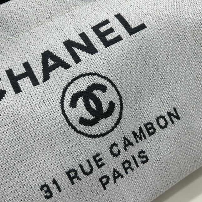 CC DEAUVILLE LARGE 38 TOTE BAG IN LIGHT GREY CANVAS WITH BLACK LOGO