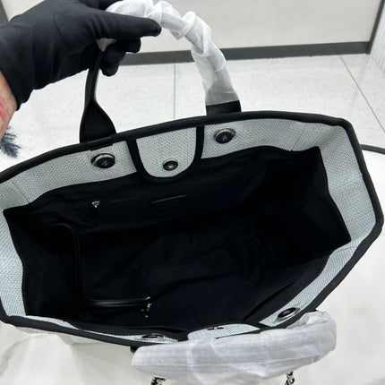CC DEAUVILLE LARGE 38 TOTE BAG IN LIGHT GREY CANVAS WITH BLACK LOGO