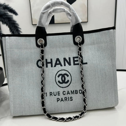 CC DEAUVILLE LARGE 38 TOTE BAG IN LIGHT GREY CANVAS WITH BLACK LOGO