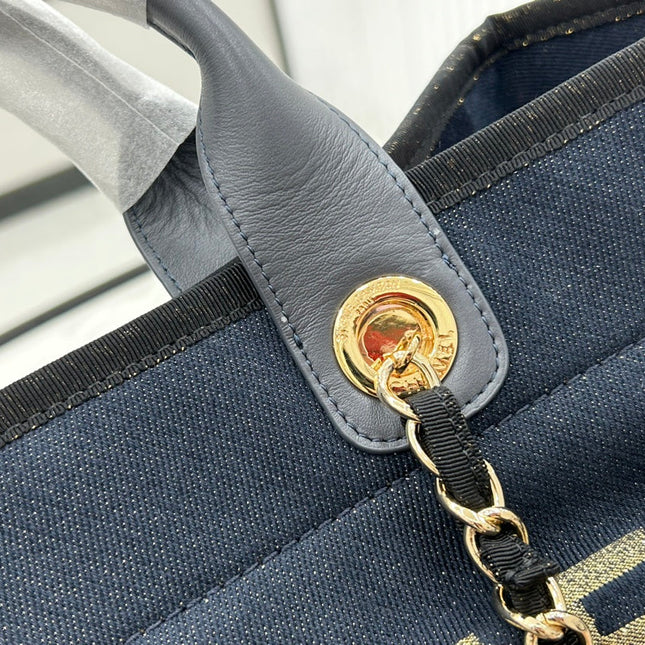 CC DEAUVILLE LARGE 38 TOTE BAG IN BLACK CANVAS WITH GOLD EMBROIDERED LOGO
