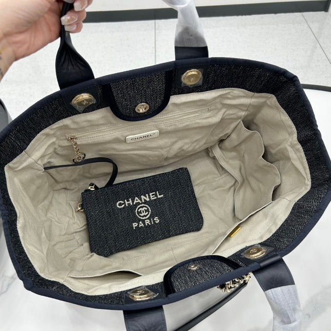 CC DEAUVILLE LARGE 38 TOTE BAG IN BLACK CANVAS WITH WHITE LOGO EMBROIDERED