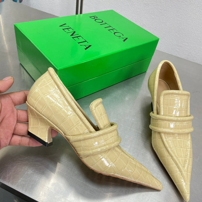 HIGH PUMP 35 MM IN EGG NOG CALFSKIN