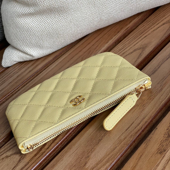 CC CLASSIC SMALL 15 ZIPPED POUCH IN YELLOW CORN GRAINED CALFSKIN