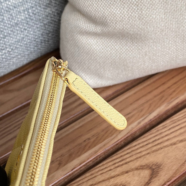 CC CLASSIC SMALL 15 ZIPPED POUCH IN YELLOW CORN GRAINED CALFSKIN