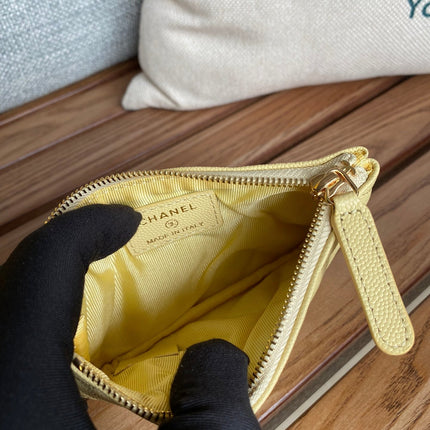 CC CLASSIC SMALL 15 ZIPPED POUCH IN YELLOW CORN GRAINED CALFSKIN