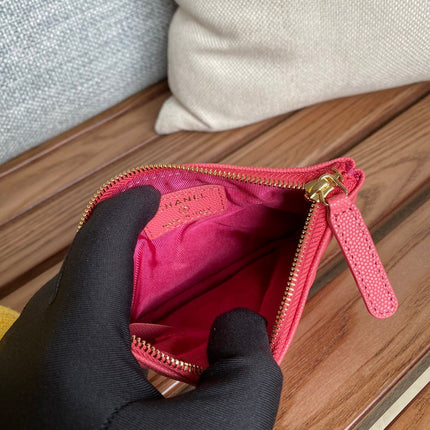 CC CLASSIC SMALL 15 ZIPPED POUCH IN BLUSH RED GRAINED CALFSKIN