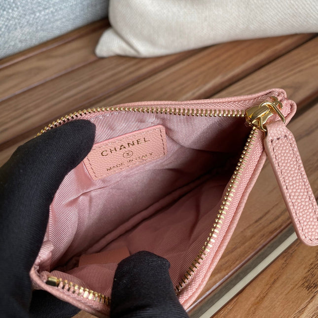 CC CLASSIC SMALL 15 ZIPPED POUCH IN LIGHT PINK GRAINED CALFSKIN