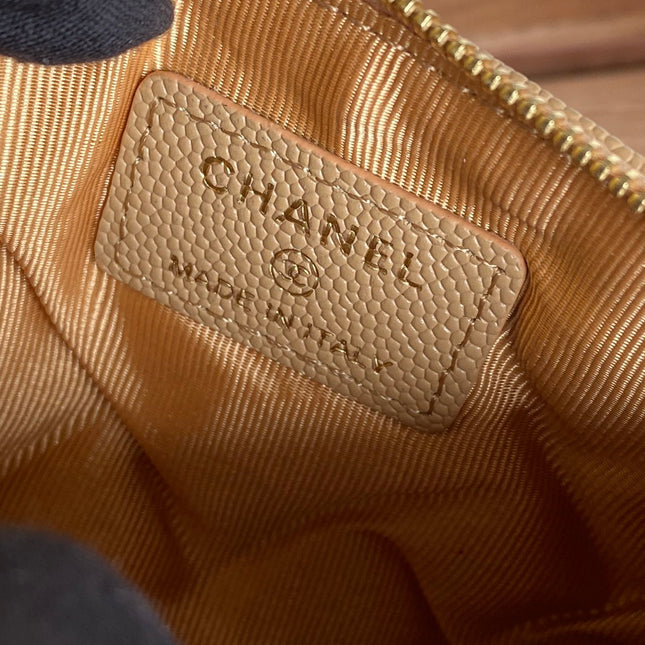 CC CLASSIC SMALL 15 ZIPPED POUCH IN DARK BEIGE GRAINED CALFSKIN