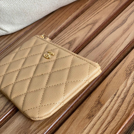 CC CLASSIC SMALL 15 ZIPPED POUCH IN DARK BEIGE GRAINED CALFSKIN