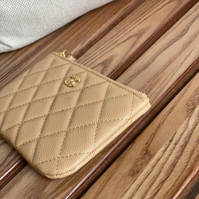 CC CLASSIC SMALL 15 ZIPPED POUCH IN DARK BEIGE GRAINED CALFSKIN