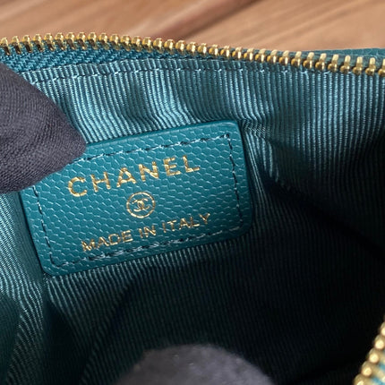 CC CLASSIC SMALL 15 ZIPPED POUCH IN PINE GREEN GRAINED CALFSKIN