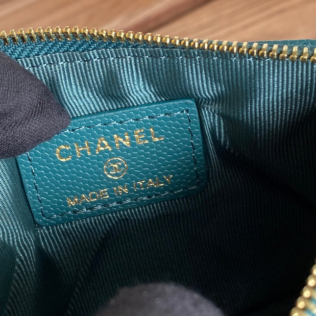 CC CLASSIC SMALL 15 ZIPPED POUCH IN PINE GREEN GRAINED CALFSKIN