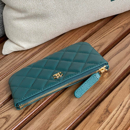 CC CLASSIC SMALL 15 ZIPPED POUCH IN PINE GREEN GRAINED CALFSKIN