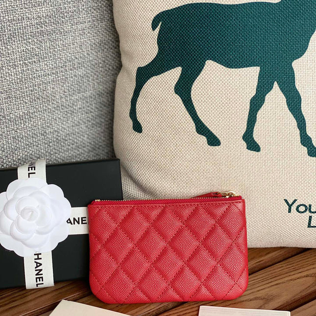 CC CLASSIC SMALL 15 ZIPPED POUCH IN CRIMSON RED GRAINED CALFSKIN