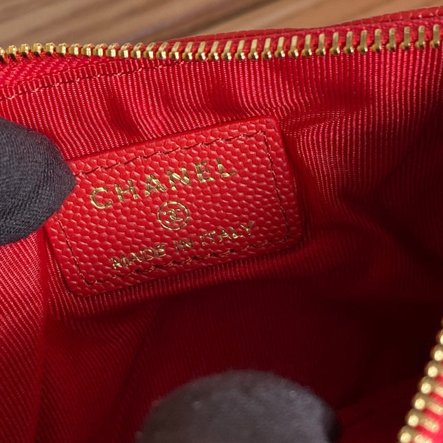 CC CLASSIC SMALL 15 ZIPPED POUCH IN CRIMSON RED GRAINED CALFSKIN