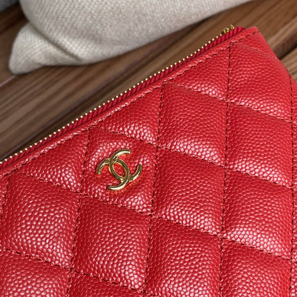 CC CLASSIC SMALL 15 ZIPPED POUCH IN CRIMSON RED GRAINED CALFSKIN