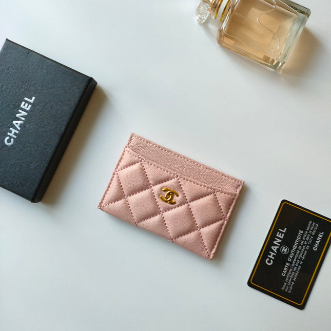 CC CARD HOLDER 11.2 PALE PINK GRAINED CALFSKIN GOLD ICON