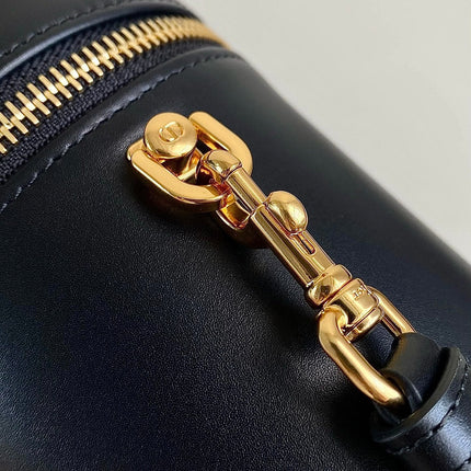 SIGNATURE VANITY 16 IN BLACK LAMBSKIN