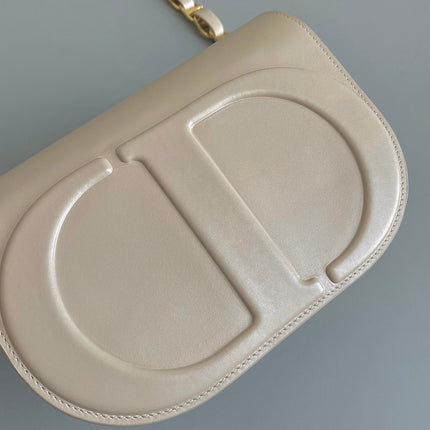 SIGNATURE HOBO 21 BAG IN BEIGE CALFSKIN