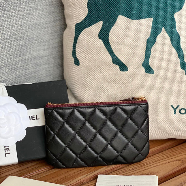 CC CLASSIC SMALL 15 ZIPPED POUCH IN BLACK CALFSKIN
