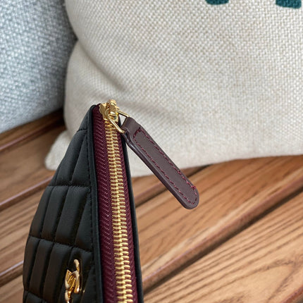 CC CLASSIC SMALL 15 ZIPPED POUCH IN BLACK CALFSKIN