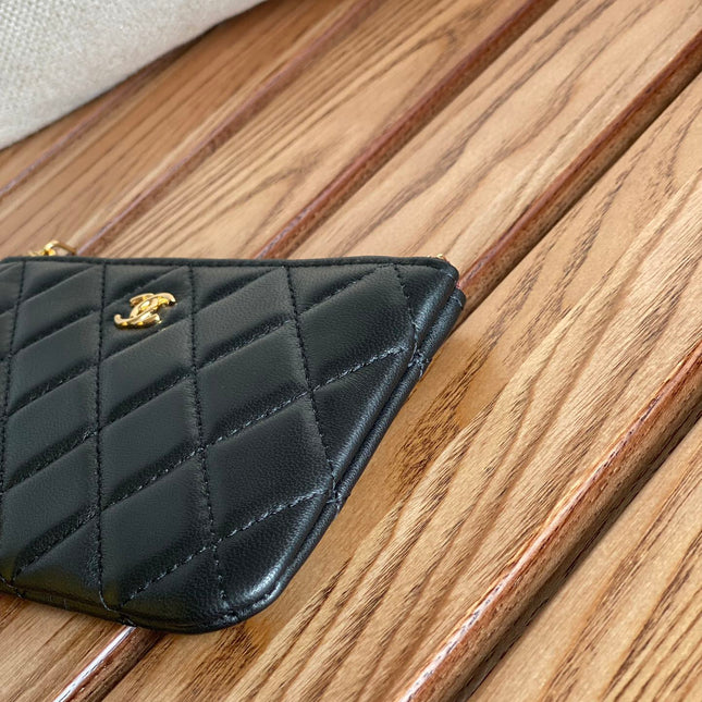 CC CLASSIC SMALL 15 ZIPPED POUCH IN BLACK CALFSKIN