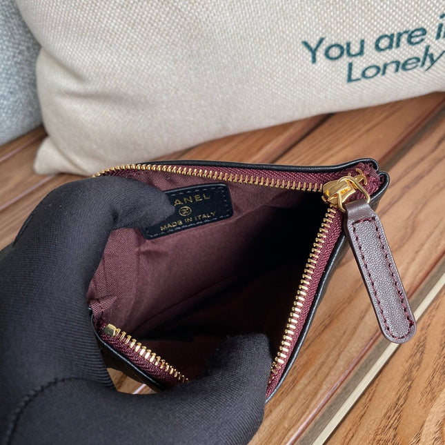 CC CLASSIC SMALL 15 ZIPPED POUCH IN BLACK CALFSKIN