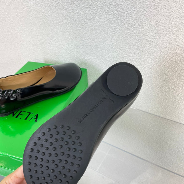 ATOMIC BALLERINA FLAT IN BLACK CALFSKIN