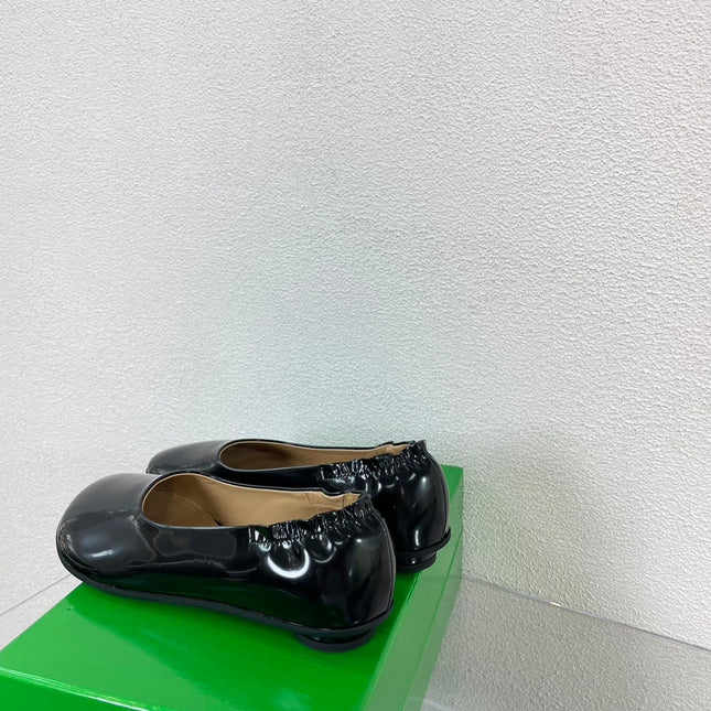 ATOMIC BALLERINA FLAT IN BLACK CALFSKIN