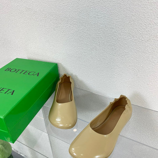 ATOMIC BALLERINA FLAT IN BISQUE BEIGE CALFSKIN