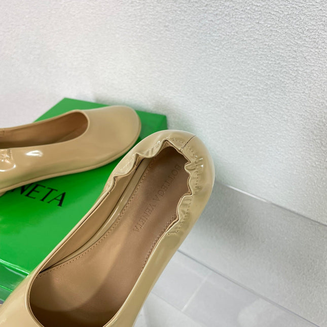 ATOMIC BALLERINA FLAT IN BISQUE BEIGE CALFSKIN