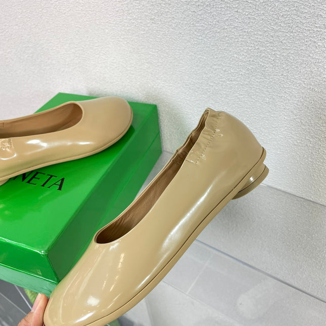 ATOMIC BALLERINA FLAT IN BISQUE BEIGE CALFSKIN