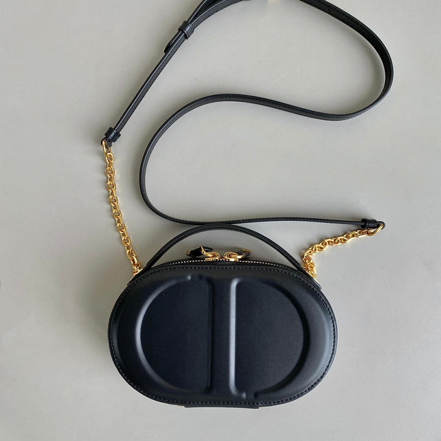 SIGNATURE 18 OVAL BAG IN BLACK CALFSKIN