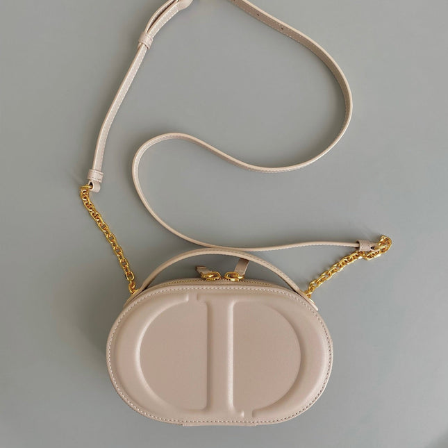 SIGNATURE 18 OVAL BAG IN BEIGE CALFSKIN