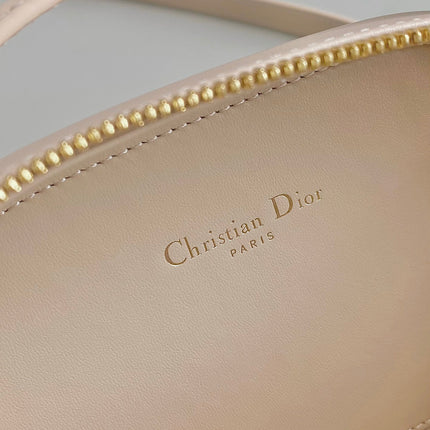 SIGNATURE 18 OVAL BAG IN BEIGE CALFSKIN