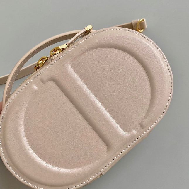 SIGNATURE 18 OVAL BAG IN BEIGE CALFSKIN