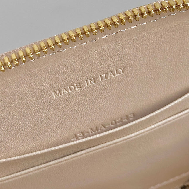 SIGNATURE 18 OVAL BAG IN BEIGE CALFSKIN