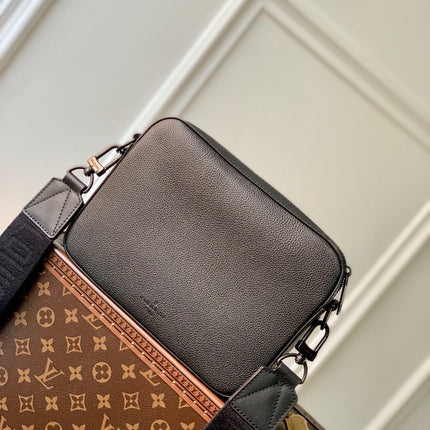 FASTLINE MESSENGER 23.5 IN DARK BROWN PATENT CALFSKIN