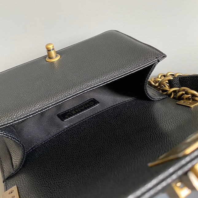 SMALL BOY BAG 20 IN BLACK LAMBSKIN GOLD HARDWARE