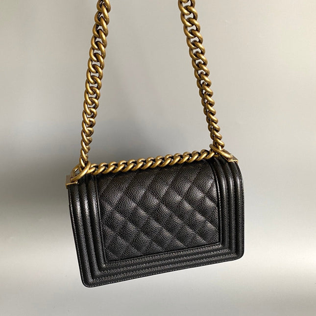 SMALL BOY BAG 20 IN BLACK LAMBSKIN GOLD HARDWARE